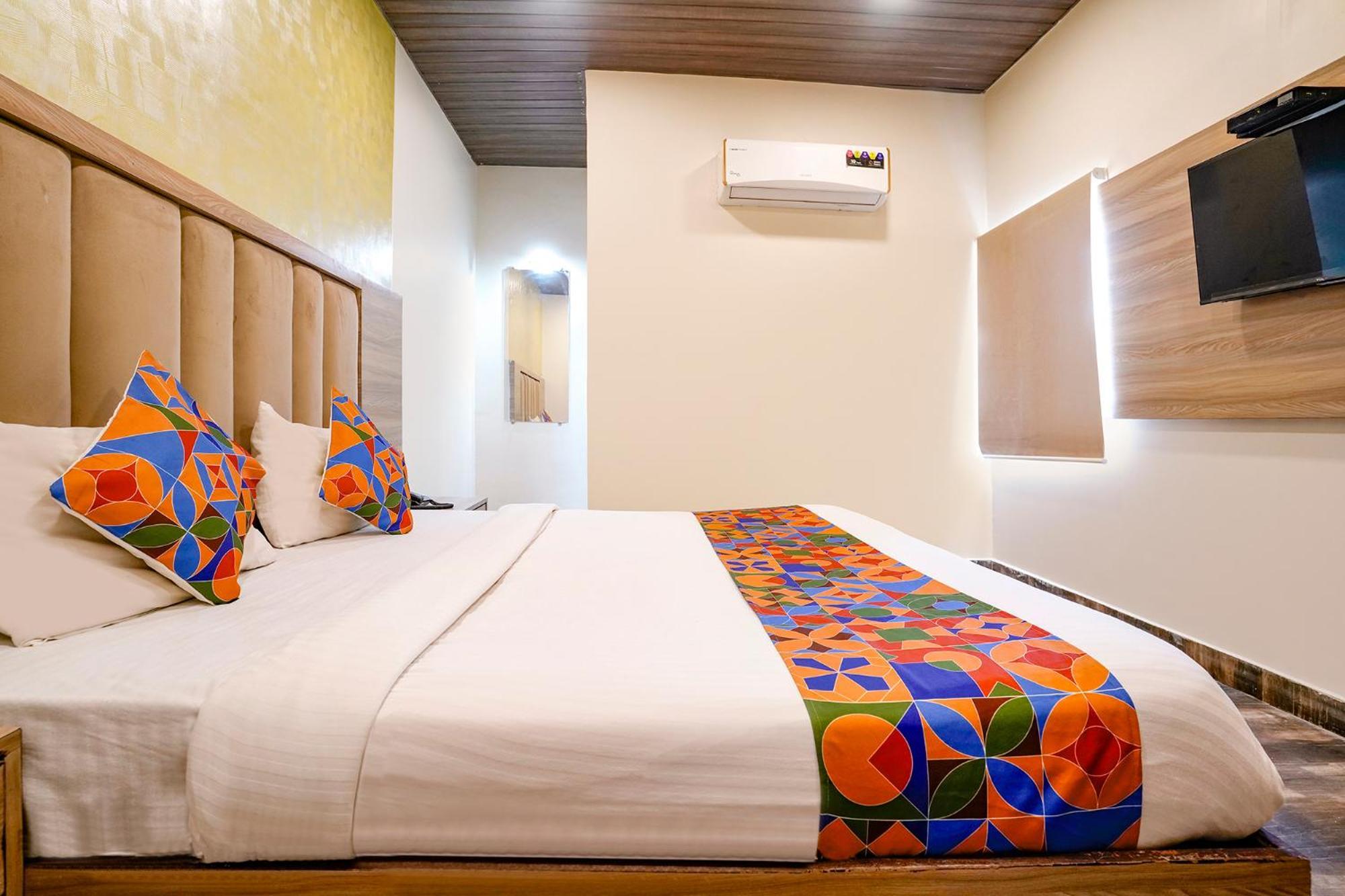 Fabhotel Priceless Nr Kokilaben Hospital Hotel 3*
